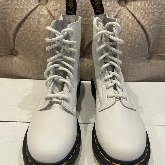 Dr. Martens Women's 6 1460 PASCAL Leather Boots OPTICAL WHITE NWOB