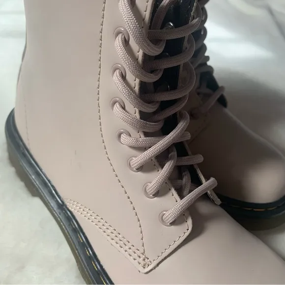 Dr. Martens Youth Girl Boots Size 3