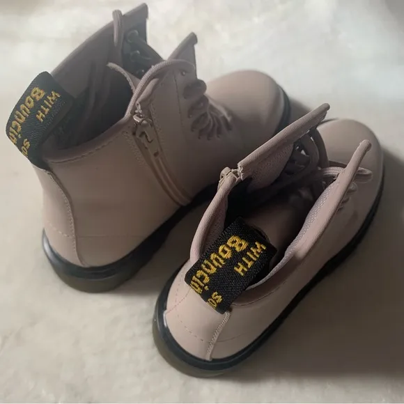 Dr. Martens Youth Girl Boots Size 3