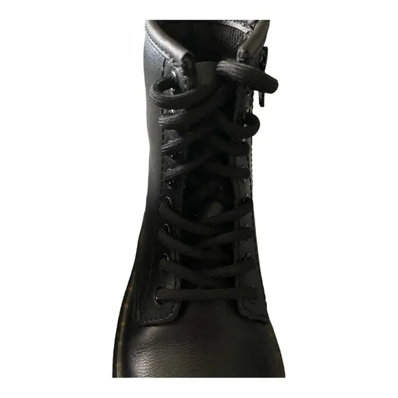 DR MARTENS-YOUTH SIZE 11