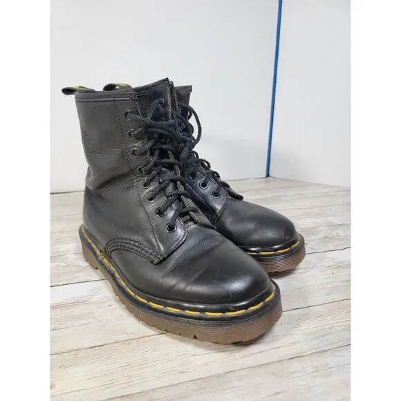 Dr. Martens Youth Size 2.5‎ Black Boots Air Wair with Bouncing Soles
