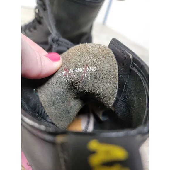Dr. Martens Youth Size 2.5‎ Black Boots Air Wair with Bouncing Soles
