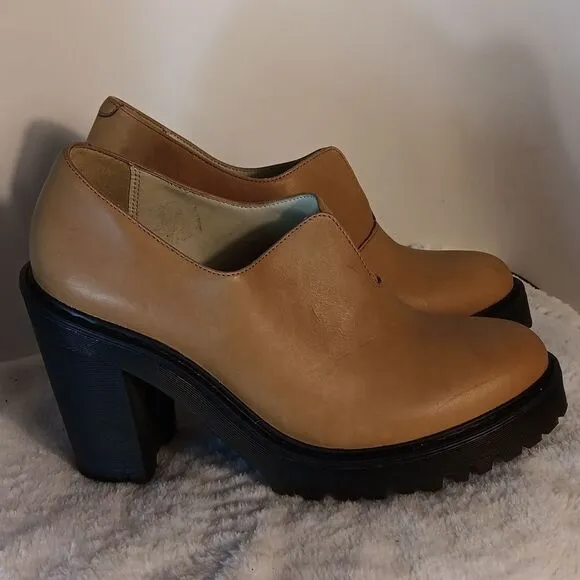 Dr.Martens &quot;Cordelia&quot; Tan Leather Slipon Shoes