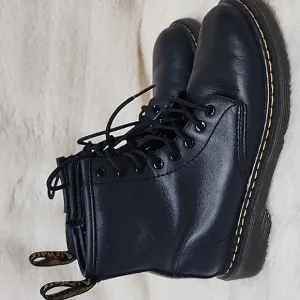 Dr.Martens JW004 Size 2