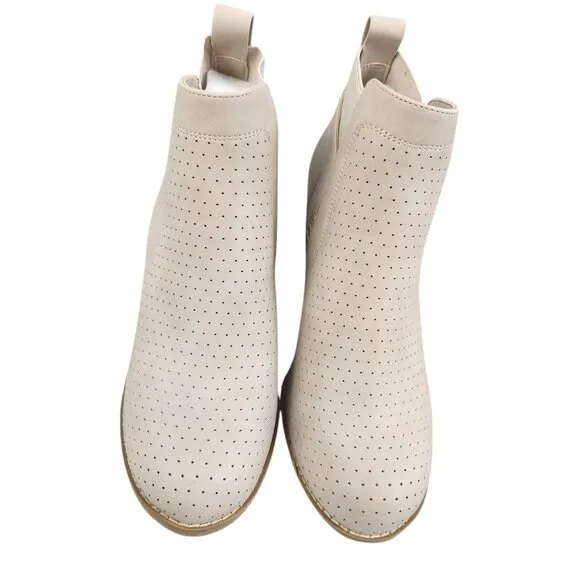 DV By Dolce Vita Gerdy Beige Bootie Size 8 Leather Wrap Wedge Heel