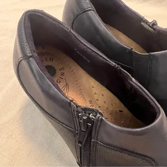 Earth Origins Monica Leather Ankle shoes