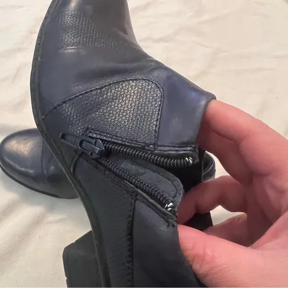 Earth Origins Monica Leather Ankle shoes