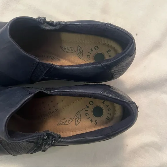 Earth Origins Monica Leather Ankle shoes