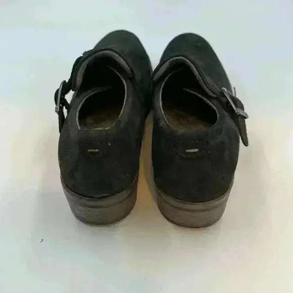Eastland size 8M black suede shoe with buckle accent