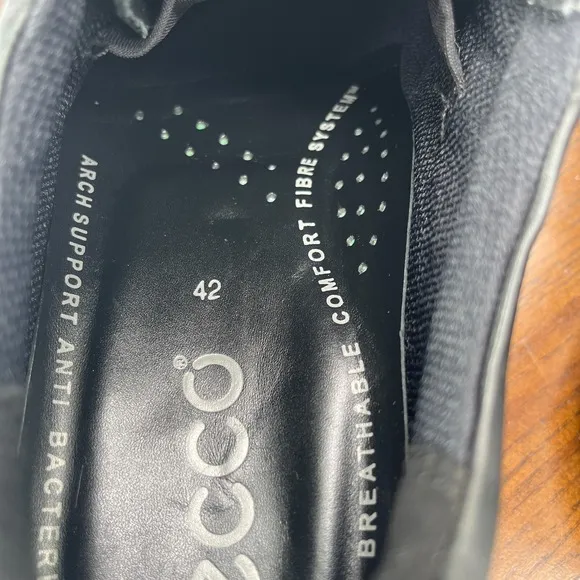 Ecco Golf Shoes Men's 42  / 8 Black Leather Gore Tex Lace-Up Sneaker 42T3605169