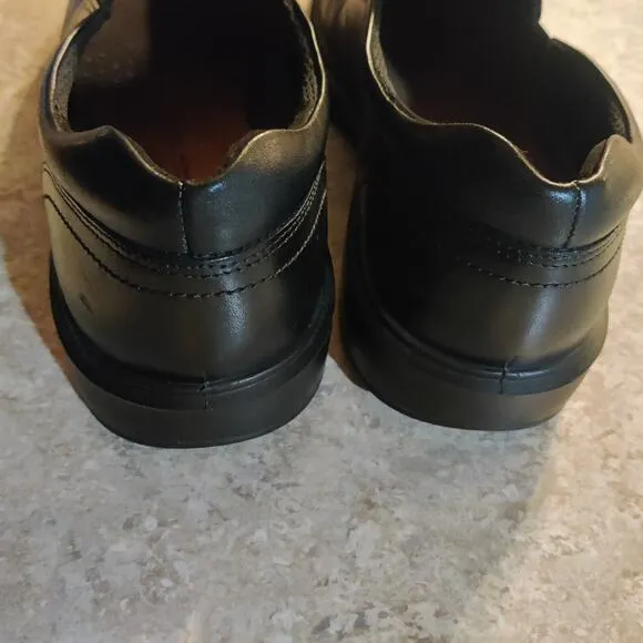 ECCO Shoes Men's US 11 Helsinki 2.0 Apron Toe Slip-On Black 500154 01001