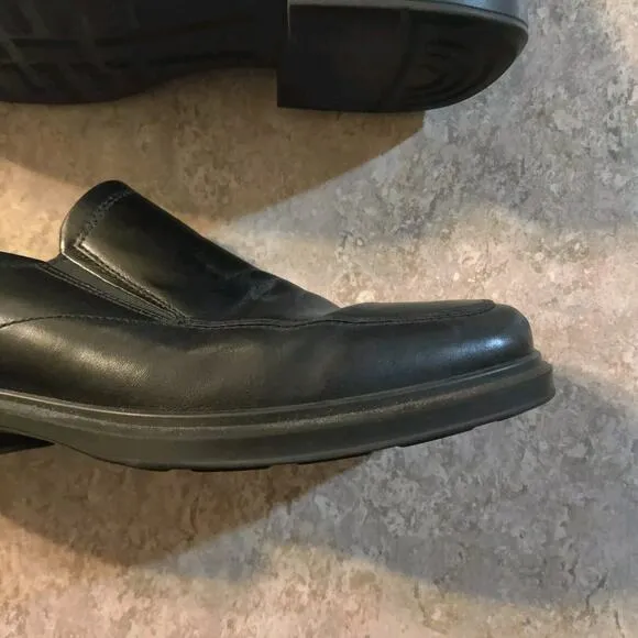 ECCO Shoes Men's US 11 Helsinki 2.0 Apron Toe Slip-On Black 500154 01001