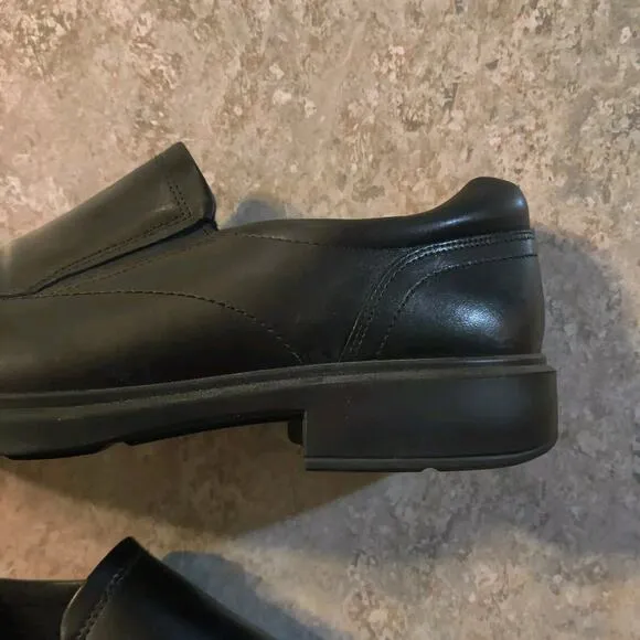 ECCO Shoes Men's US 11 Helsinki 2.0 Apron Toe Slip-On Black 500154 01001