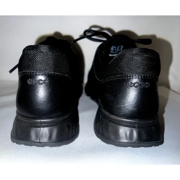 ECCO ST.1 Lite Hybrid Shoes Women's Size 10 Black Leather Athletic Sneakers