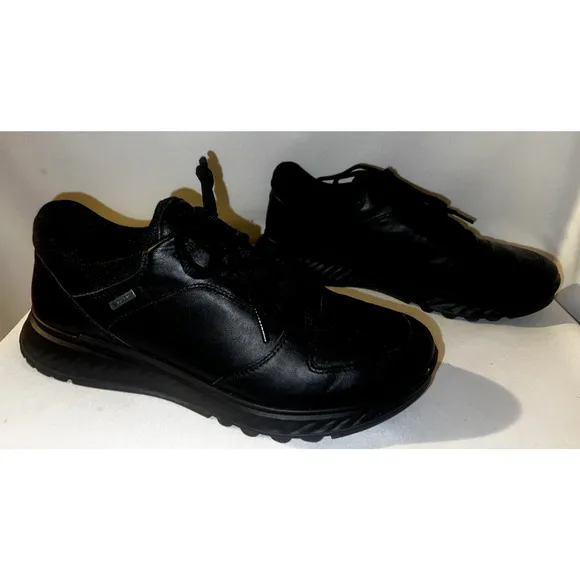 ECCO ST.1 Lite Hybrid Shoes Women's Size 10 Black Leather Athletic Sneakers