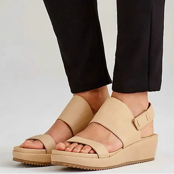 EILEEN FISHER 10 Rich Wedge Sandals in Washed Leather • Desert Sand Tan