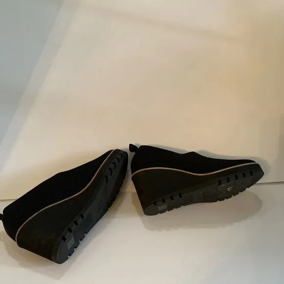 Eileen Fisher Black Wedge Shoes 7 New NWT $235 retail Beautiful Versatile HTF