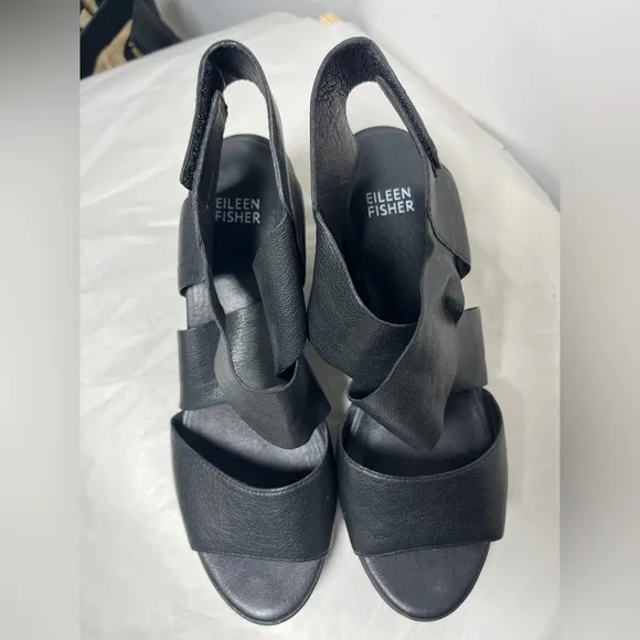 EILEEN FISHER Whimsy Wedge Sanal in a size 8 BlackStyle No. EF47893