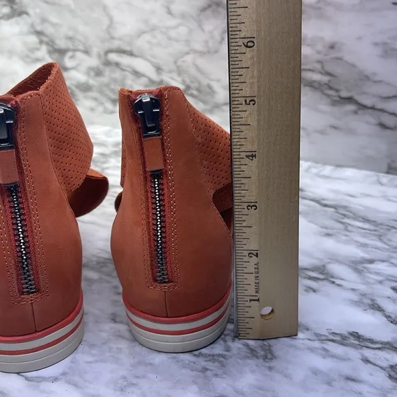 Eileen Fisher Women's Orange Nubuck Sport Platform Sandals size 8.5.