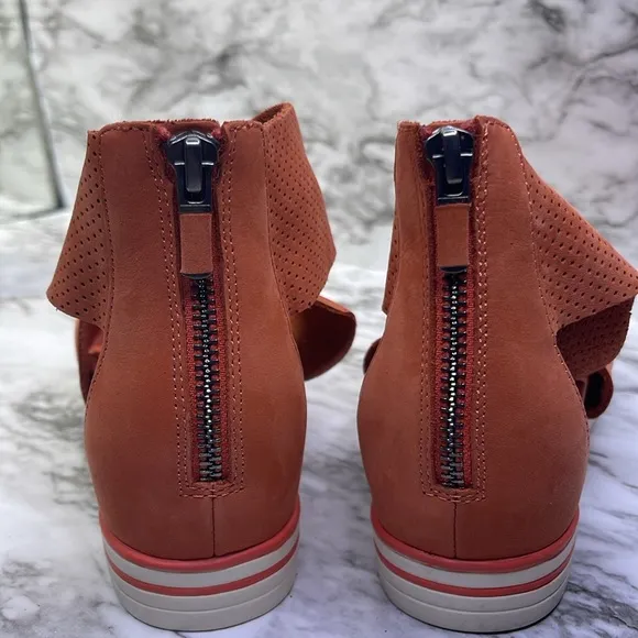 Eileen Fisher Women's Orange Nubuck Sport Platform Sandals size 8.5.