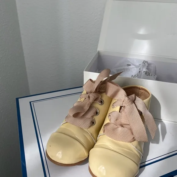 Elegant Cream Kids Shoes with Bow