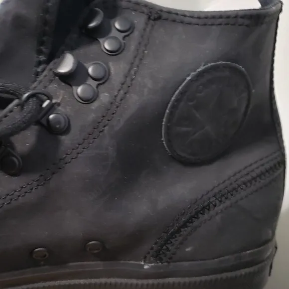 EUC Classic CTAS Converse High Top TONAL SUEDE  (10M - 12W)