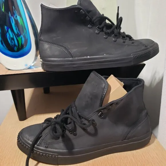 EUC Classic CTAS Converse High Top TONAL SUEDE  (10M - 12W)