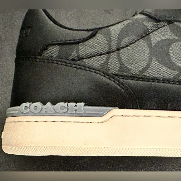 EUC-Coach C8965 Black Leather Sneakers