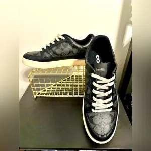 EUC-Coach C8965 Black Leather Sneakers