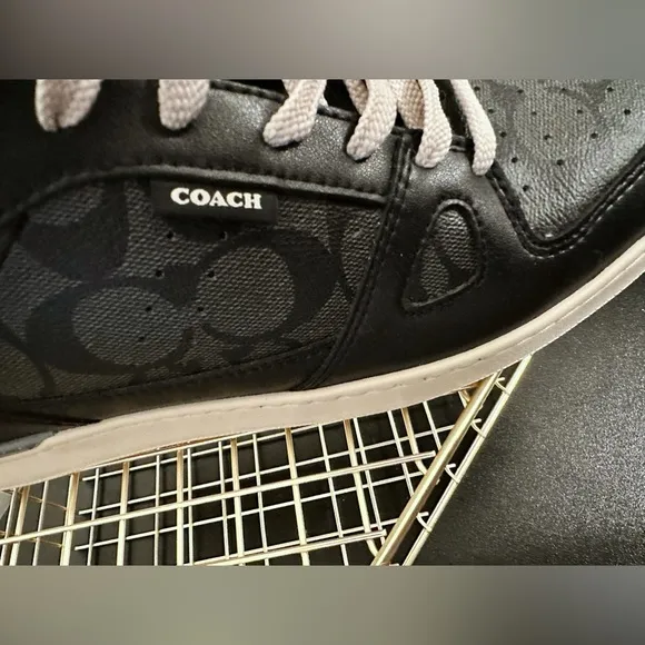 EUC-Coach C8965 Black Leather Sneakers