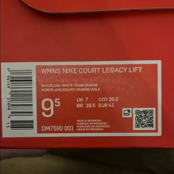 EUC Nike Court Legacy LiftWomen's Shoes side 9.5 only worn once leather