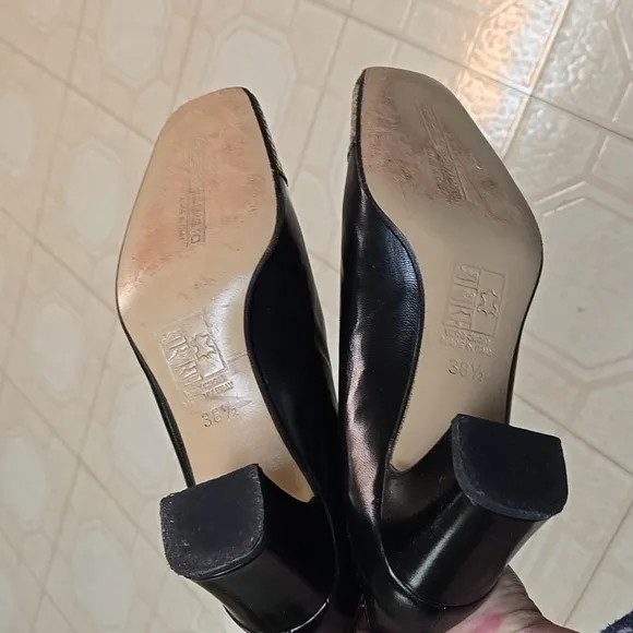 Excellent condition 38.5 leather made in Italy women's shoes
