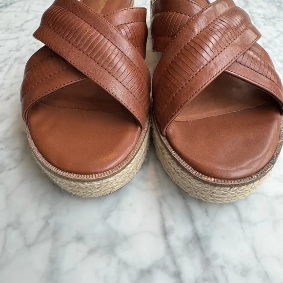 ⚡️Exceptional Tamaris Leather Mule - EUC Size 40