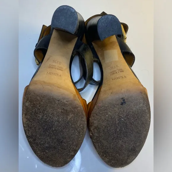 FENDI BICOLOR CROSSBAND PLATFORM HEELED SANDALS IN TAN/BLACK
