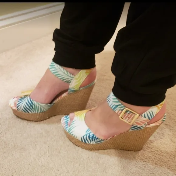FERGIE Viola Wedge Sandal (NWOT)