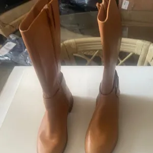 Fit Flop boots