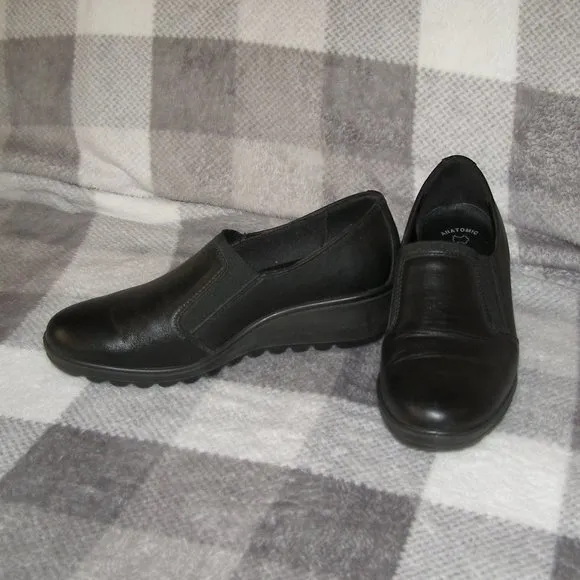 Flexus size 7.5 Euro 38 Black Leather Wedge shoes