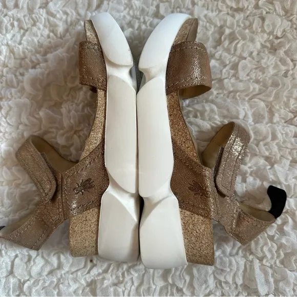 Fly London Sena Sandals Platform Wedge Metallic Leather Strap Size 39/9