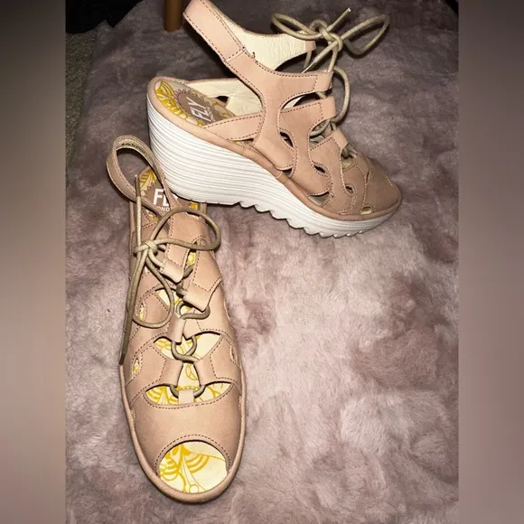Fly London Stylish Tan lace up Wedge Sandals 39 8 8.5 summer vacation spring