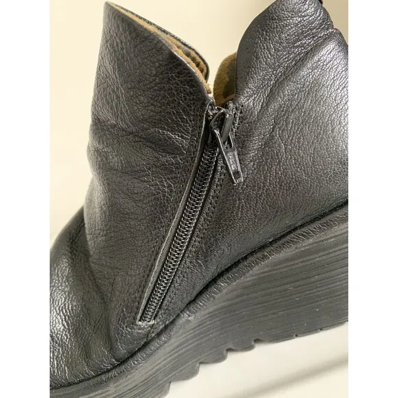 FLY LONDON Yip Black Wedge / Zip Up Slouchy Ankle  Boots Bootie Sz 39