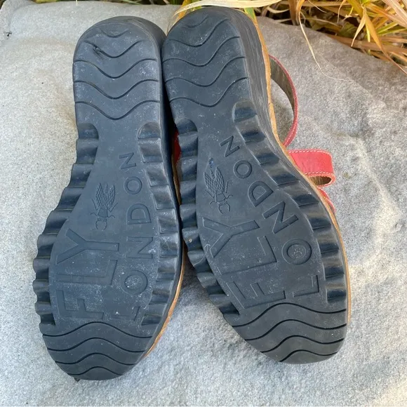 Fly London Ynes Sandals