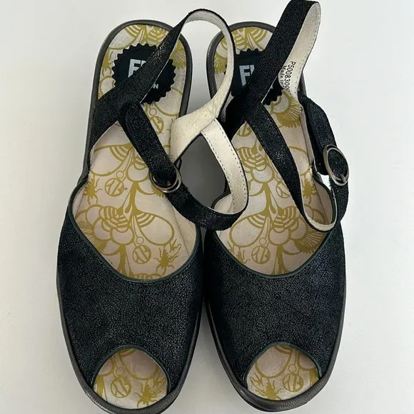 Fly London Yora Wedge Sandal in Black size 39 8 8.5