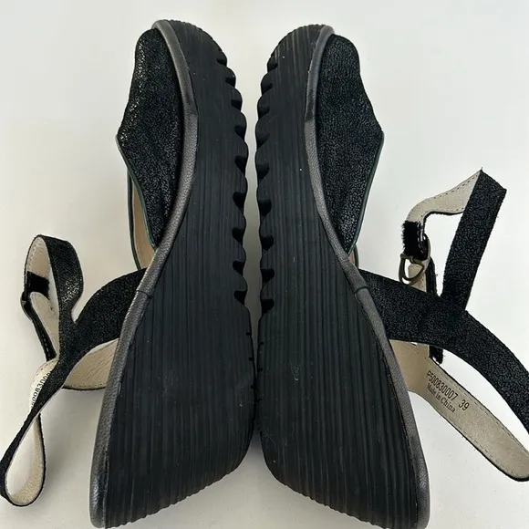 Fly London Yora Wedge Sandal in Black size 39 8 8.5