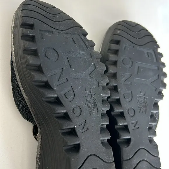Fly London Yora Wedge Sandal in Black size 39 8 8.5