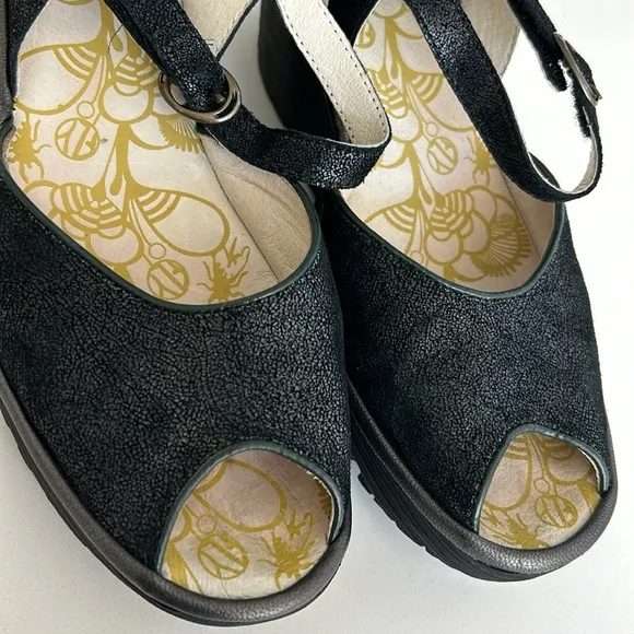 Fly London Yora Wedge Sandal in Black size 39 8 8.5