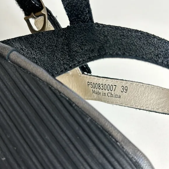 Fly London Yora Wedge Sandal in Black size 39 8 8.5