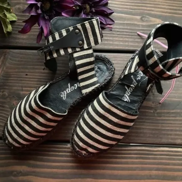 Free People Aurora Espadrille Sandals size 7 black and tan. Made in Spain