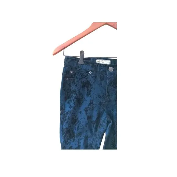 Free People Brocade Flocked Skinny Indigo Blue Floral Jeans Size 24