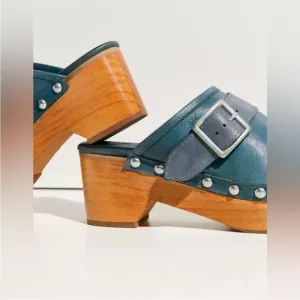 Free People Shoes Culver City ClogBlue with Wooden Heel Size 39 U.S. 9