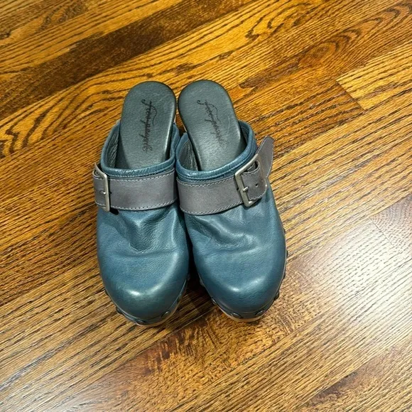 Free People Shoes Culver City ClogBlue with Wooden Heel Size 39 U.S. 9
